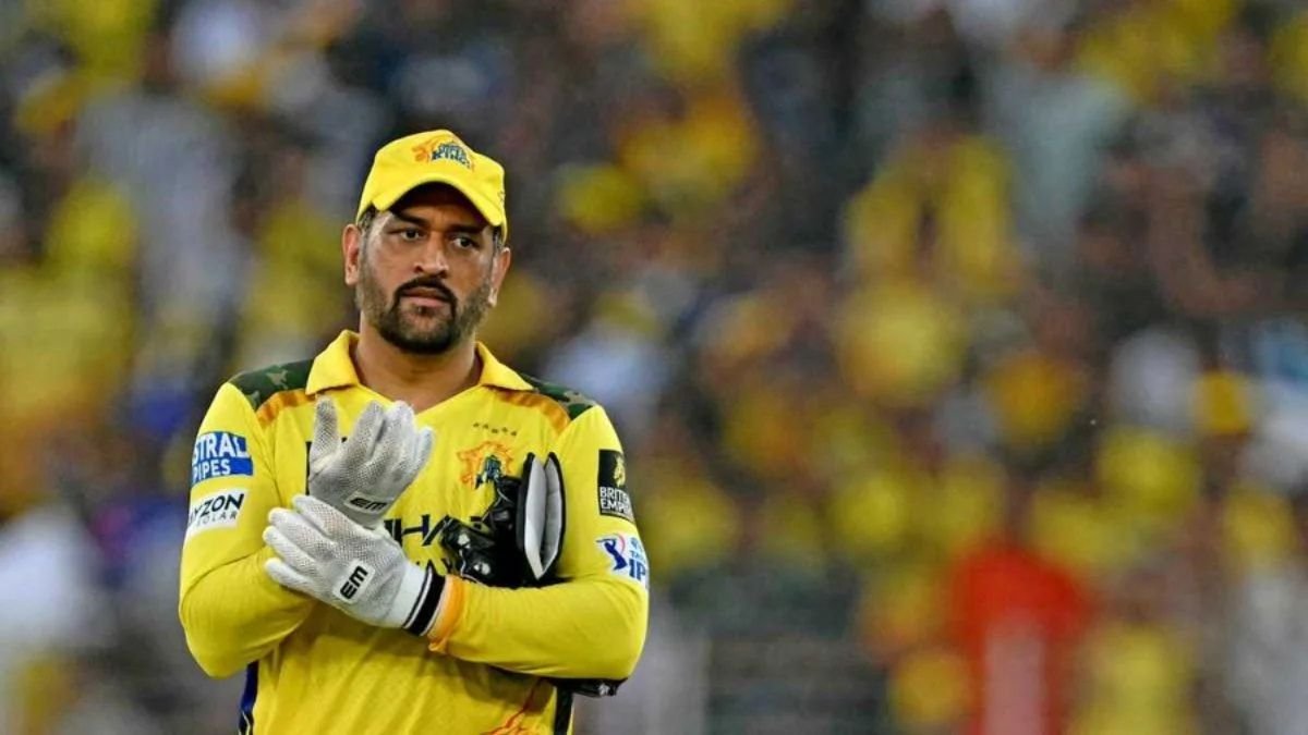 MS Dhoni batting for Chennai Super Kings during IPL match